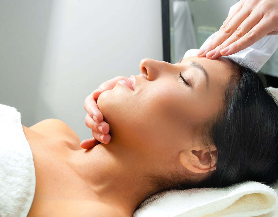 EXPERT FACIALS FOR PROBLEMATIC SKIN NEAR ME